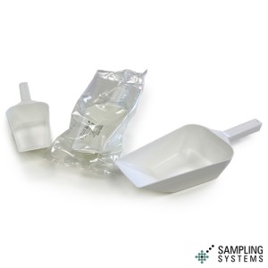 Single Use Production and Sampling Scoop